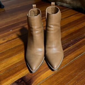 Nine West boots with heel